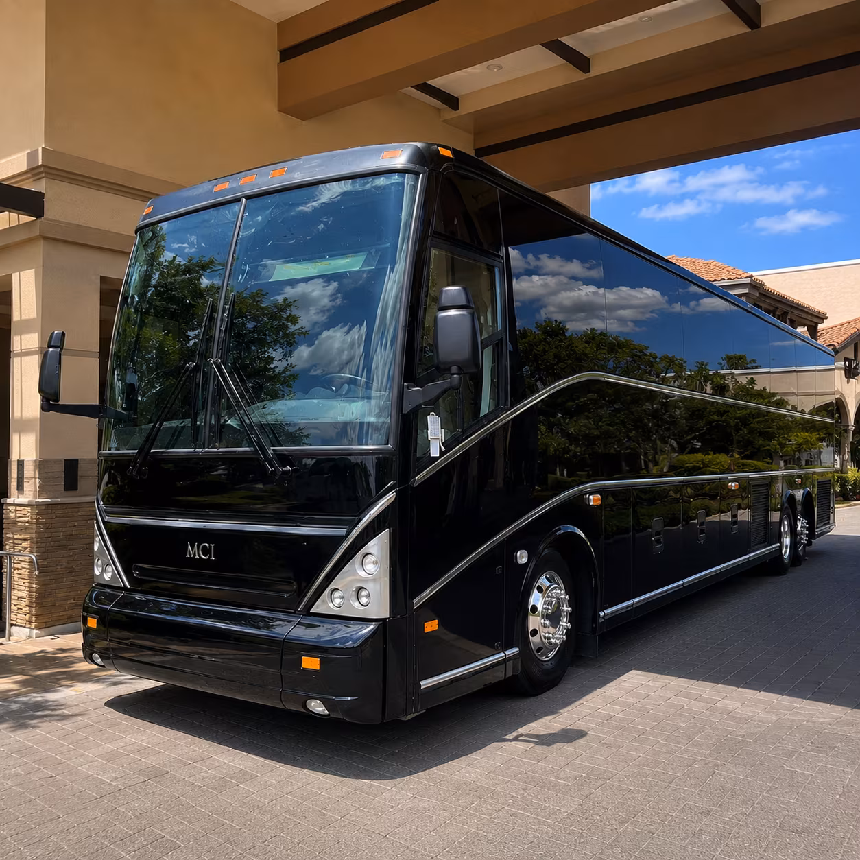 game day shuttle buses from coralville hotels to kinnick stadium