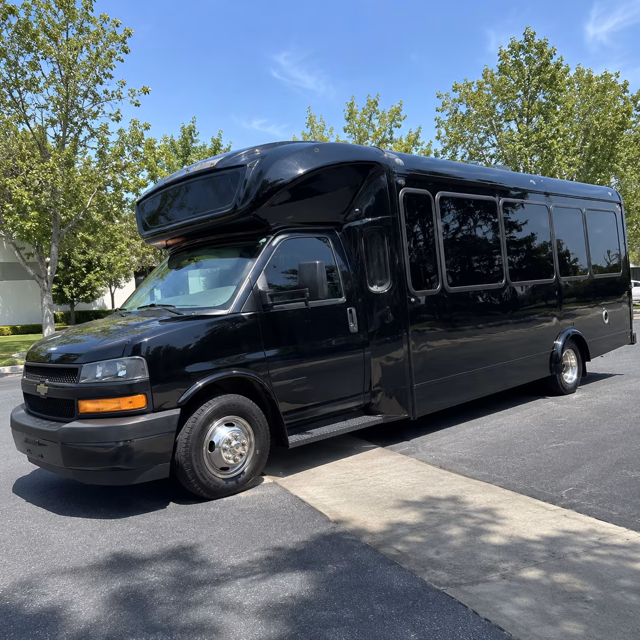iowa city 15 passenger party bus