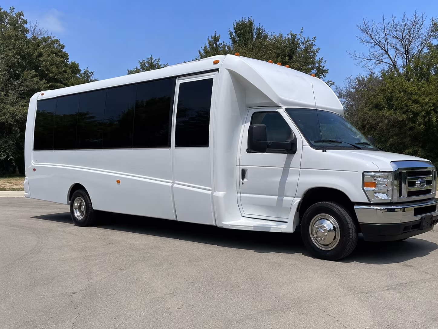 iowa city bachelorette birthday and bar crawl party bus rentals